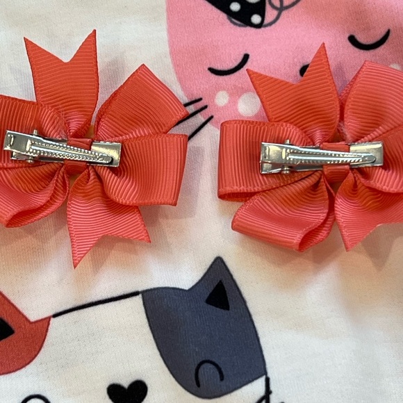 Girls Kitty Cat top shirt pullover crew neck with matching hair bows. - Picture 13 of 17